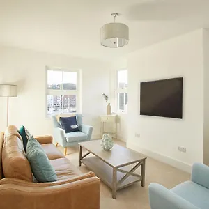  Holiday home Host & - Osborne House United Kingdom